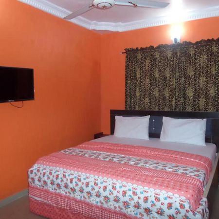 De-Zone Hotel Ikotun Buitenkant foto