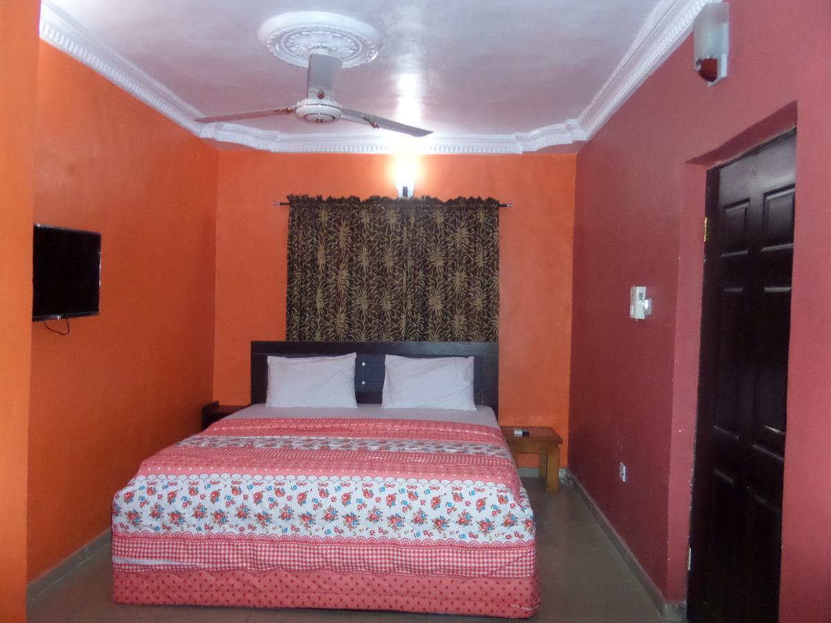 De-Zone Hotel Ikotun Buitenkant foto