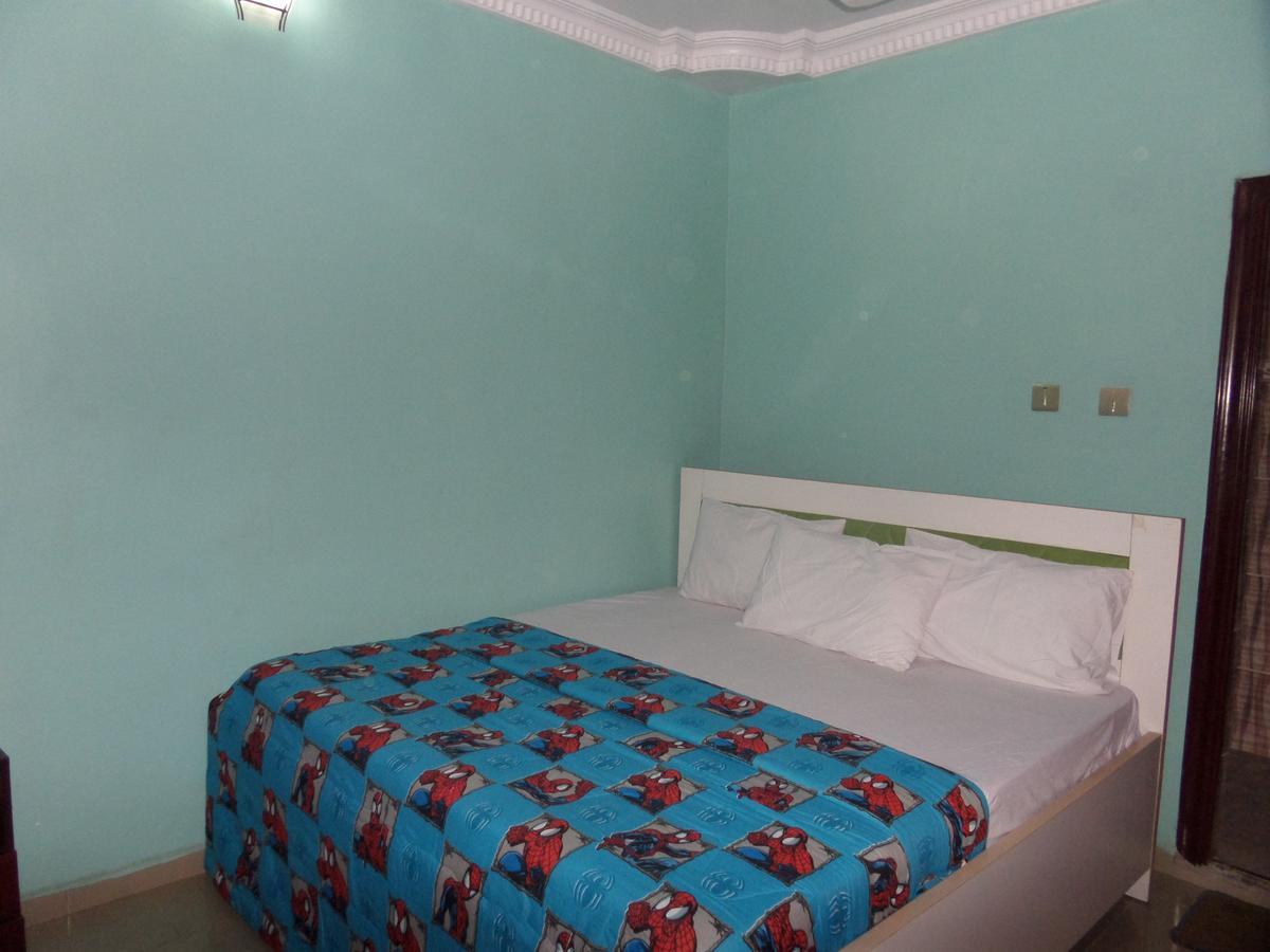 De-Zone Hotel Ikotun Buitenkant foto
