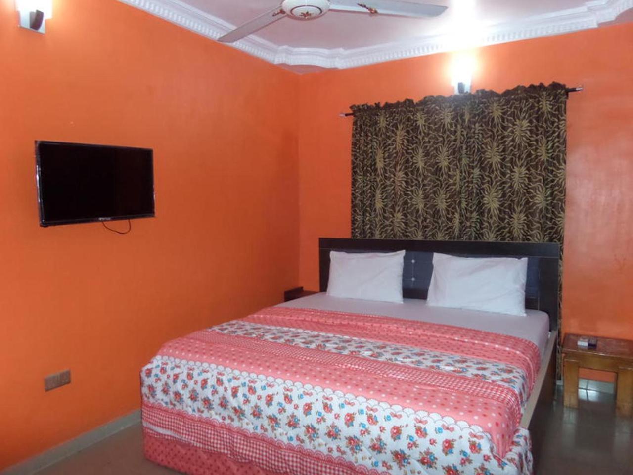 De-Zone Hotel Ikotun Buitenkant foto
